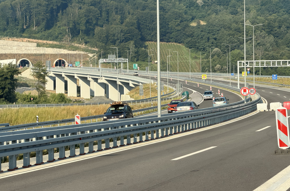 Teška saobraćajka kod Pojata: Ima nastradalih, saobraćaj u prekidu