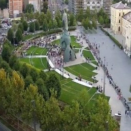 Pompezne najave blokadera, a okupljenih nigde; Blokaderska šetnja na mrežama predmet podsmeha FOTO