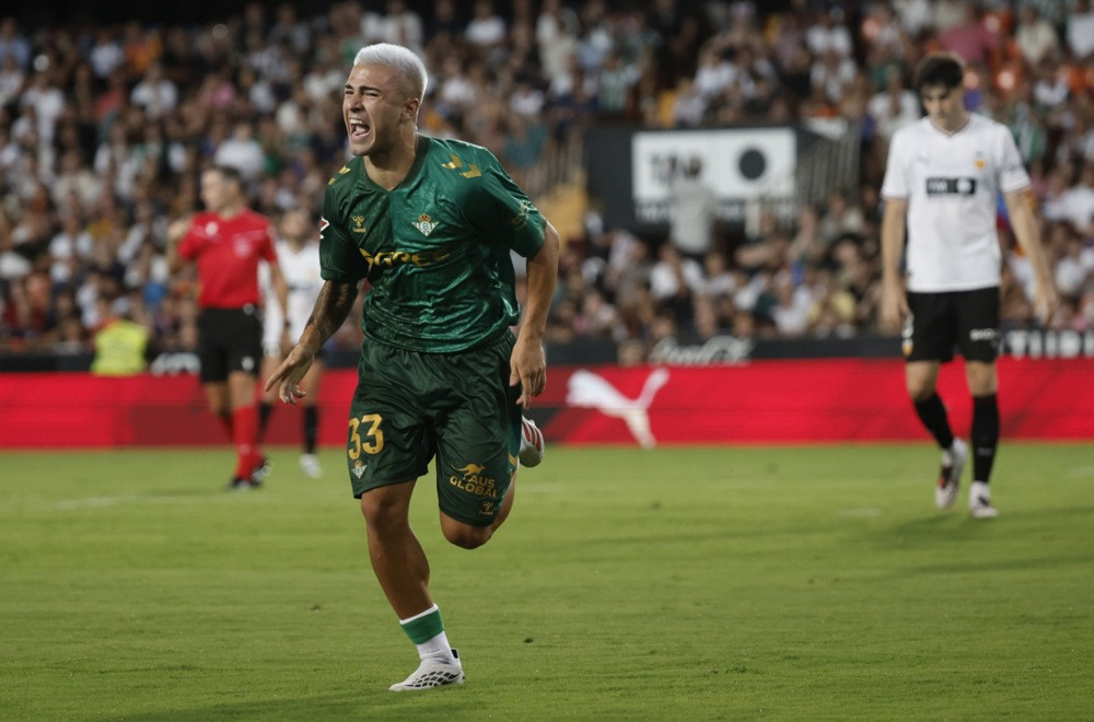 Betis prodao dete kluba – suze na parkingu za kraj VIDEO