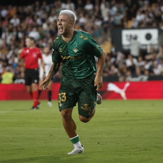 Betis prodao dete kluba – suze na parkingu za kraj VIDEO