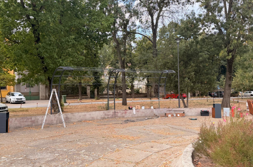 Park poljubaca dobija novi izgled: Čokliget park dobija nove klupe, pergole i učionicu na otvorenom