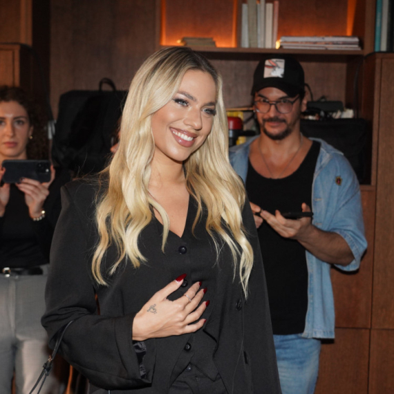 Porodila se Ksenija Knežević: Knez se odmah oglasio za medije