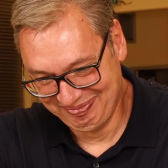 Vučić pokreće podkast, u petak u 12 sati prva emisija; Muta Nikolić: "Andrej je bio bolji igrač od tebe" VIDEO