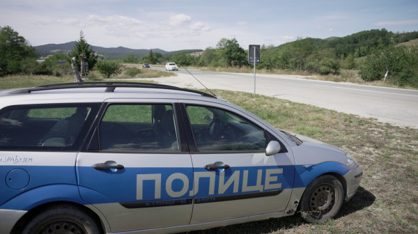 Zbunjeni vozači na Kotromanu: Ugledaju "POLICE" i uplaše se, ali... FOTO