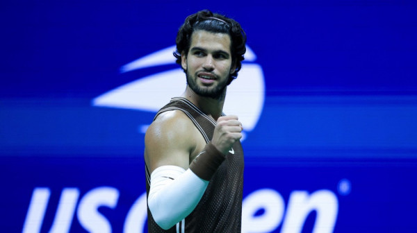 Alkaras ljubi seksi plavušu? Njene fotke u bikiniju zasenile US Open FOTO