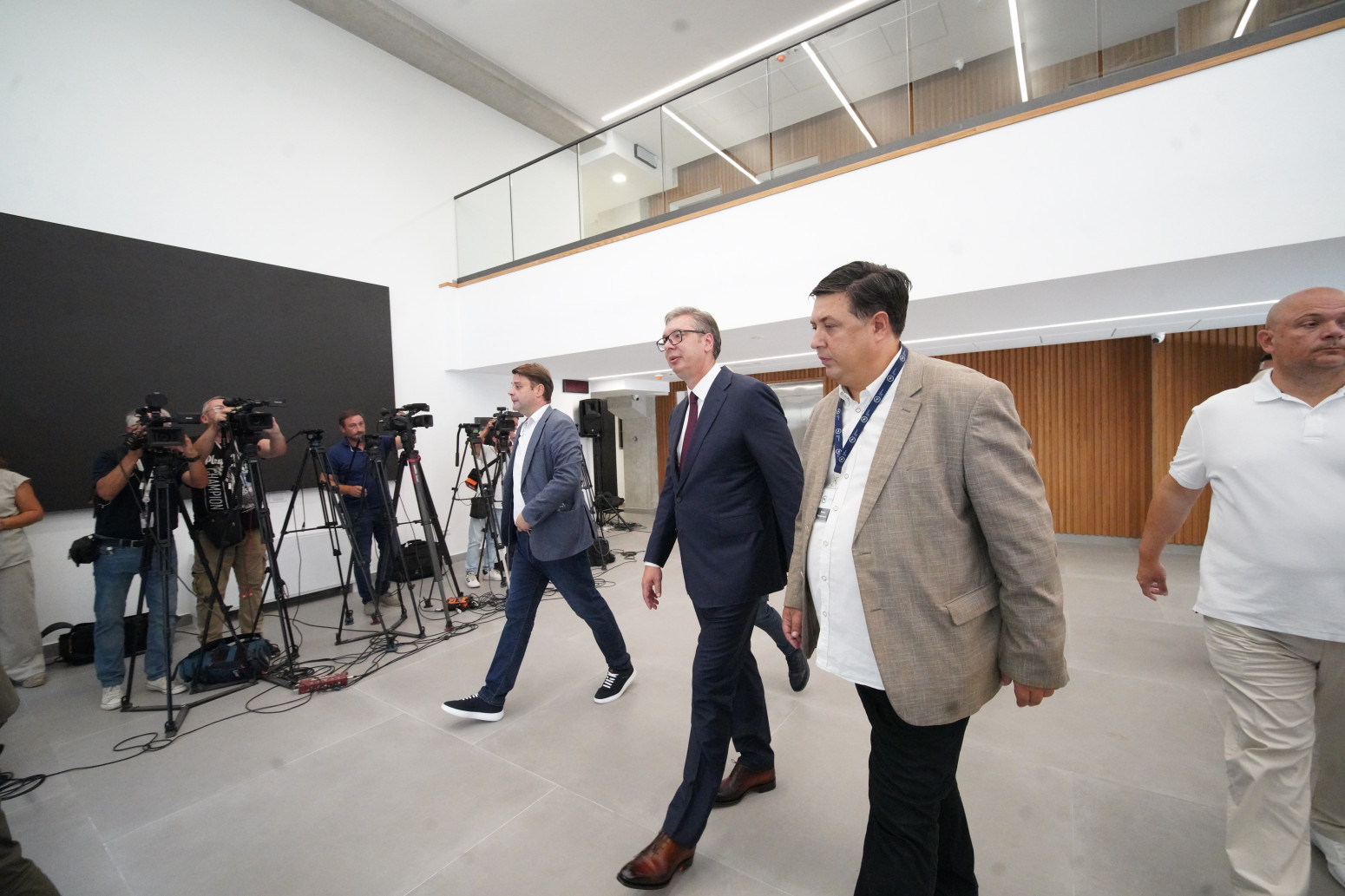 Vučić obišao završne radove na dogradnji NTP-a Niš: Ovo će nam dovesti još investitora i veće plate
