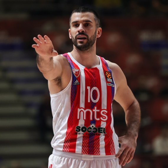 Zvezda se oprostila od Branka Lazića: "Legendarni kapiten"