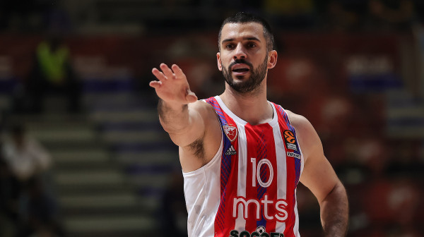 Zvezda se oprostila od Branka Lazića: "Legendarni kapiten"