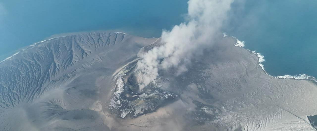 Eruptirala tri vulkana: 150.000 putnika zarobljeno na međunarodnim aerodromima FOTO/VIDEO