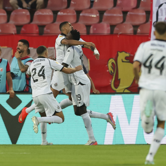 Šta ovo bi?! Partizan "matirao" Zvezdu za 50 sekundi – Ivanić promašio nemoguće!