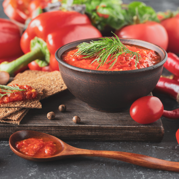 Koja paprika je za ajvar, a koja za punjenje: Kako da izaberete najbolju?
