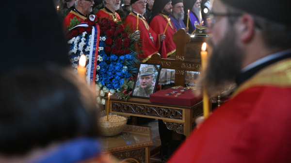 Opelo Ratku Mladiću u Crkvi Svetog Luke na Vidikovcu služi patrijarh Porfirije FOTO/VIDEO
