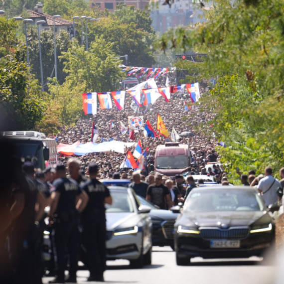 Vučić o sahrani Ratka Mladića: "Procene su da je ukupno prošlo između 120.000 i 150.000 ljudi"