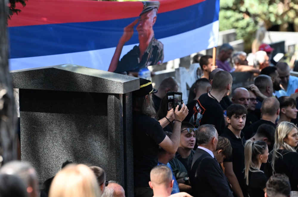 Hrvatski mediji udarili na Danila Vučića zbog odlaska na sahranu Ratka Mladića FOTO