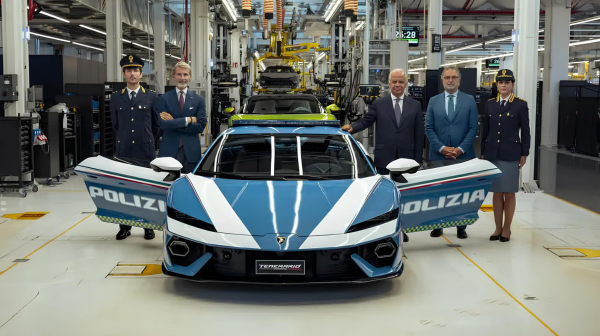 Kad policiji treba brzina, stiže Lamborghini: Temerario od 920 KS ima veoma važnu misiju