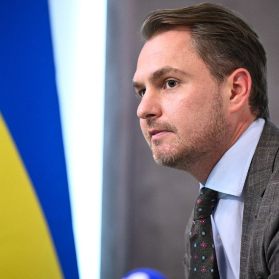 Kijev se i dalje "trese"; Smenjeni je poslao brutalnu poruku