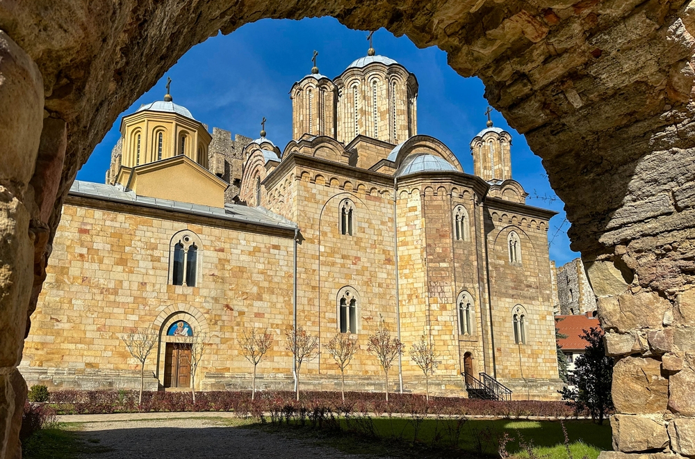 Špankinja posetila srpski manastir i ostala zatečena: Ovo nema nigde VIDEO