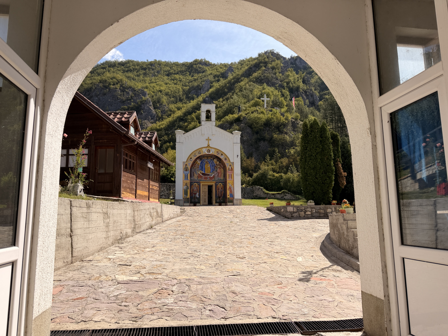 Nemci svetinju pretvorili u magacin municije, pa je sravnili sa zemljom: Manastir dignut iz pepela FOTO