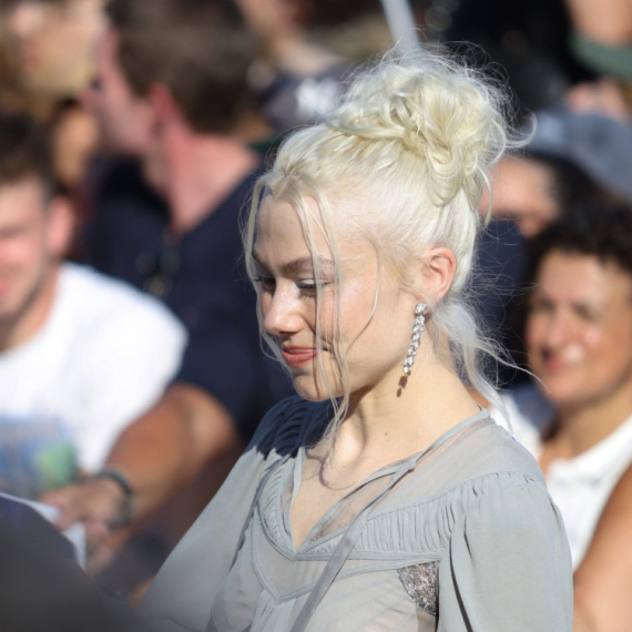 Pojavila se u haljini, ali kao da je i nema: Gotovo sve je pokazala FOTO