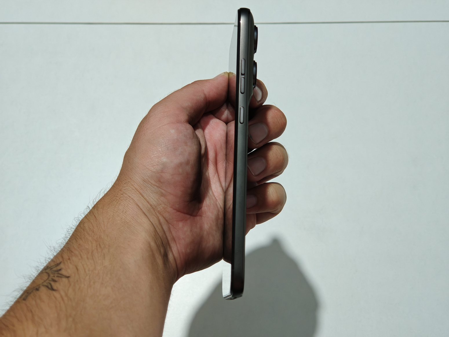 Motorola Moto G77: Sveobuhvatan telefon uz koji dobijate i poklon
