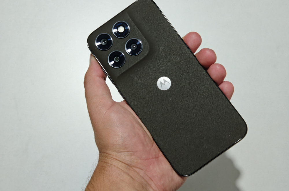 Motorola Moto G77: Sveobuhvatan telefon uz koji dobijate i poklon
