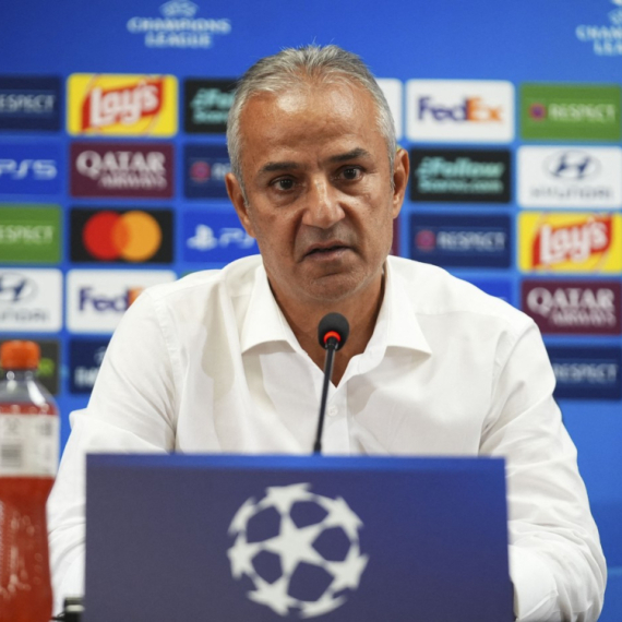 Šok u Fenerbahčeu – trener podneo ostavku posle remija sa Romom