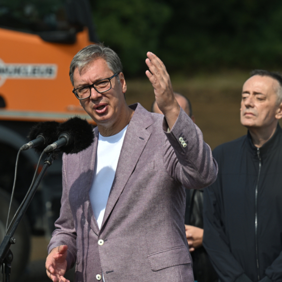 Vučić: "Do kraja godine otvorićemo još 60 kilometara auto-puteva i brzih saobraćajnica"