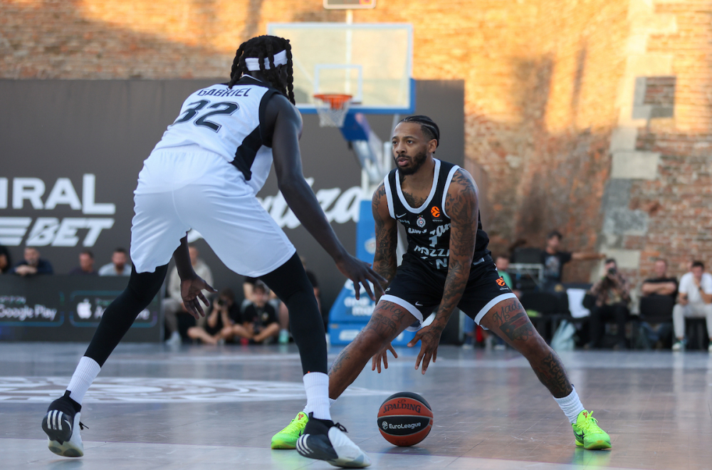 Lakić za tri – Partizan ima dvocifrenu prednost