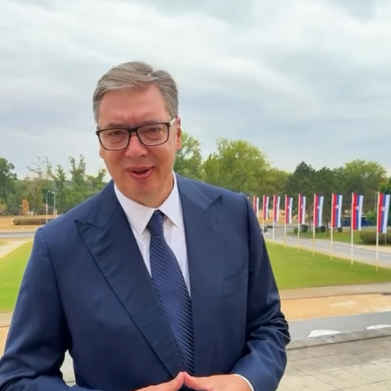 Vučić se obratio penzionerima i borcima: "Zaslužili ste novac koji danas dobijate" VIDEO