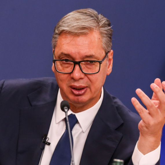 Vučić: "Pravi lideri 'studentske liste' su Pajtić i Petrović"; "Oni bi samo da dinstaju i flambiraju"