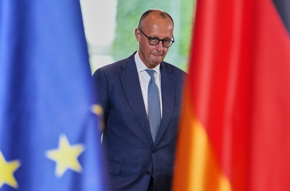 Kriza u Berlinu; Mercu gori pod nogama?