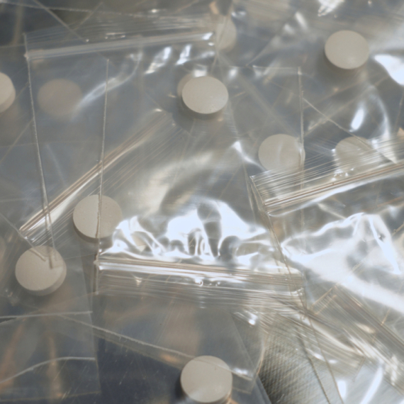 Prodavala heroin na pijaci: Uhapšena narko-dilerka