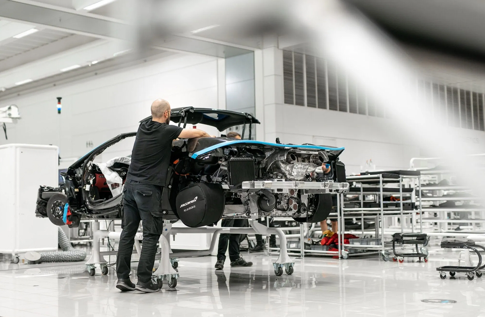 McLaren konačno popustio: Stiže SUV koji će napasti Ferrari Purosangue!