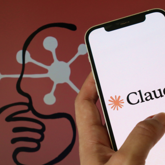 Velika promena za Claude: Popularni AI servis sada može da kreira dokumenete za vas VIDEO