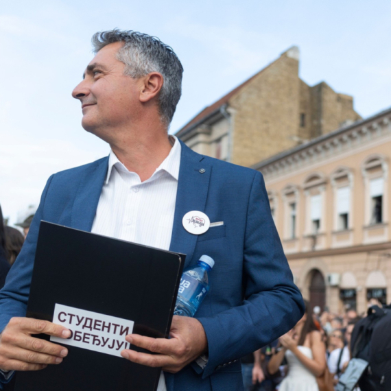 Evo koga je Srdanović bodrio: "Bravo prof" Biljani Stojković, funkcionerki DS iza niza kontroverznih poruka