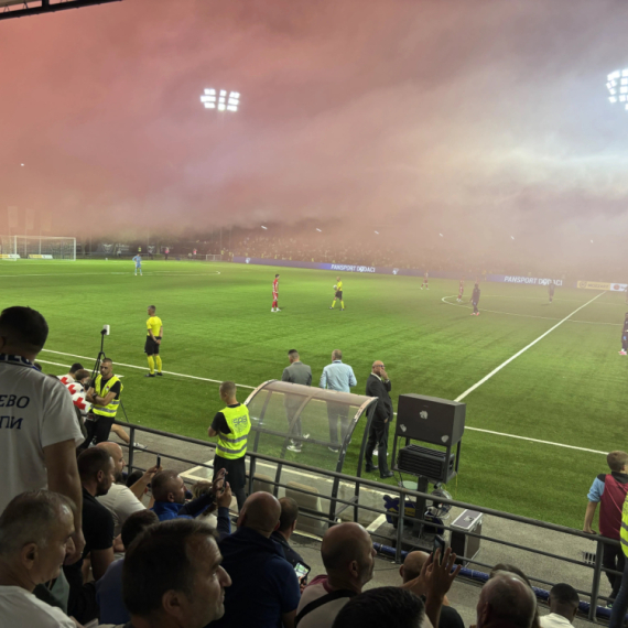 Zvezda daje gol, a u Pančevu haos: "Pažnja, ovo je uzbuna! Napustite zgradu!"