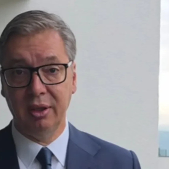 Vučić se oglasio rano ujutru: Na poziv Zelenskog prisustvuje važnom sastanku VIDEO
