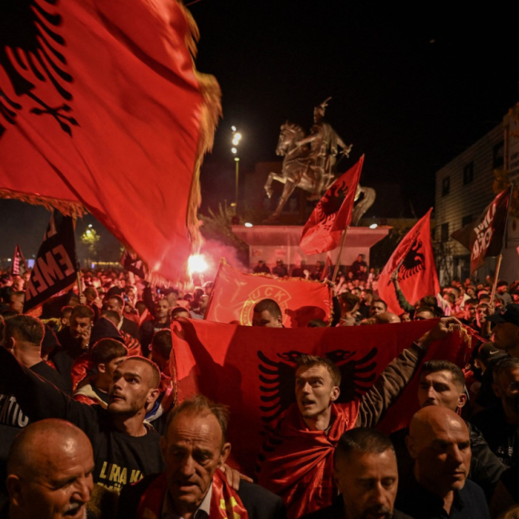 Novi haos u Prištini