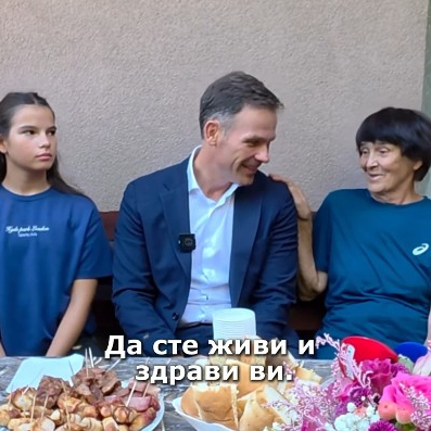 Mali sa porodicom Mitrović u Čamurliji: "Vredni ljudi ulažu mnogo truda"; "Ujedinjena Srbija može sve" VIDEO