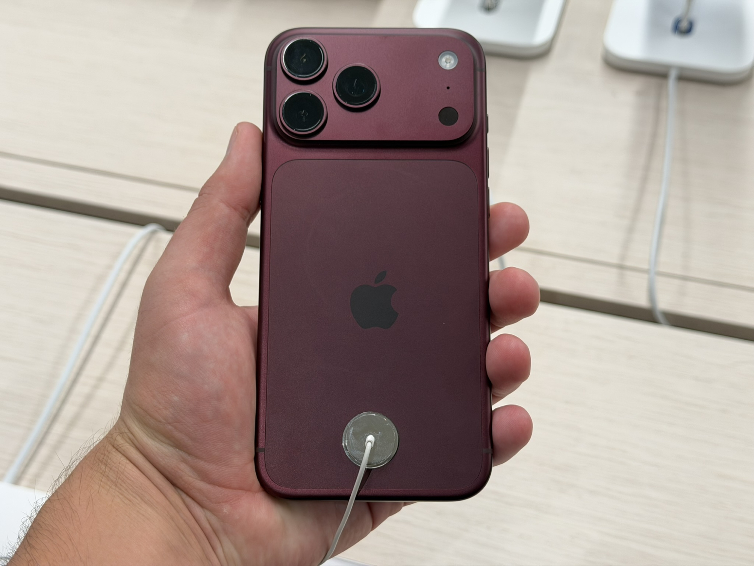 iPhone 18 Pro i Pro Max zvanično u Srbiji: Nove cene, nove boje, novi čip FOTO