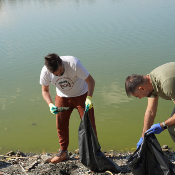 Organizovana akcija čišćenja Begečke jame, akciju organizovao Graad Novi Sad