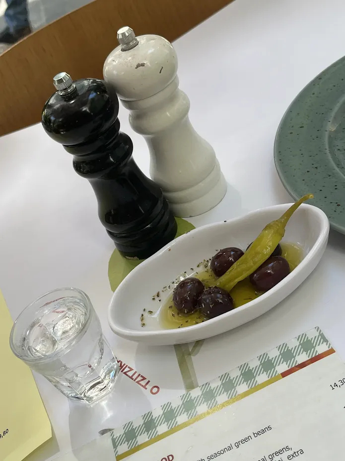 Kako se jedan običan ručak završio rakijom i dezertom za dž – zbog ŽOC-a FOTO