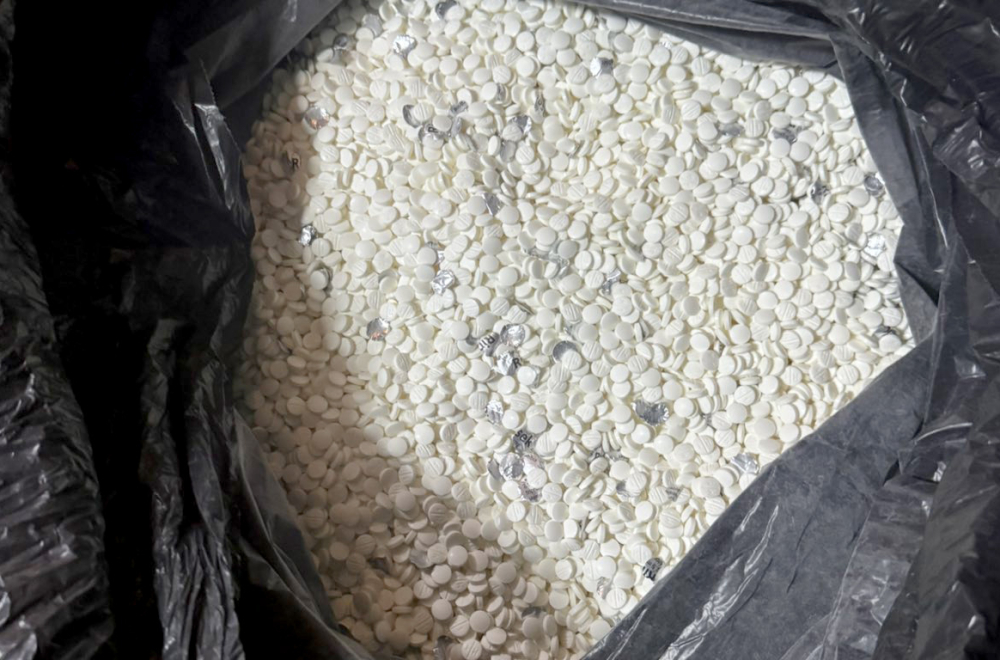 U mercedesu na auto-putu pronađeno 20 kilograma tableta: Uhapšen muškarac iz Subotice