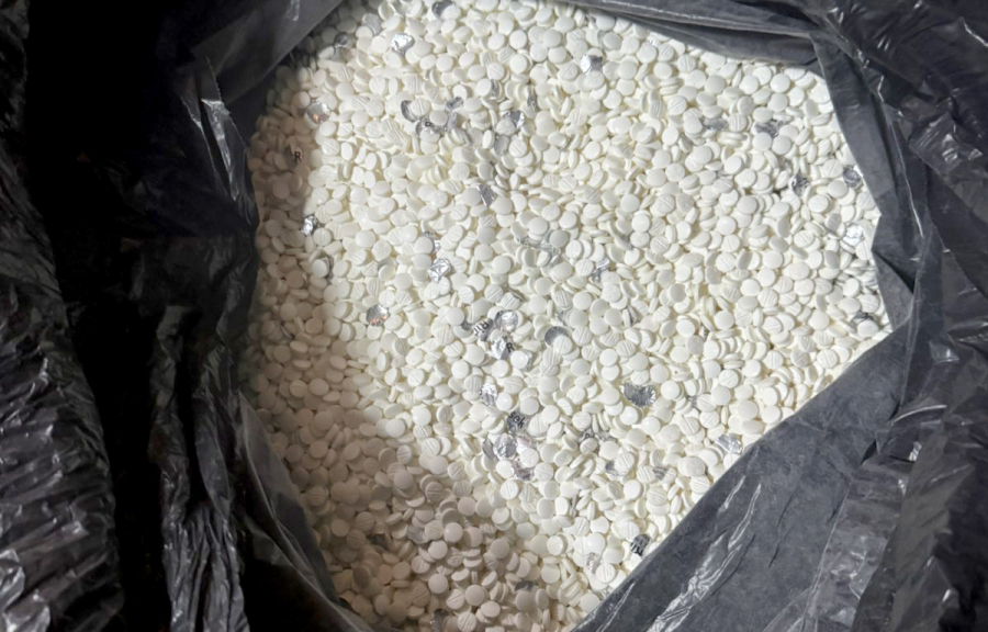 U mercedesu na auto-putu pronađeno 20 kilograma tableta: Uhapšen muškarac iz Subotice