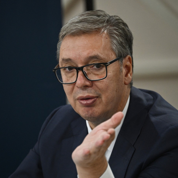Vučić: "Sve je istina što piše za prvog na blokaderskoj listi"; "Interesuju me samo naš rad i rezultati" VIDEO