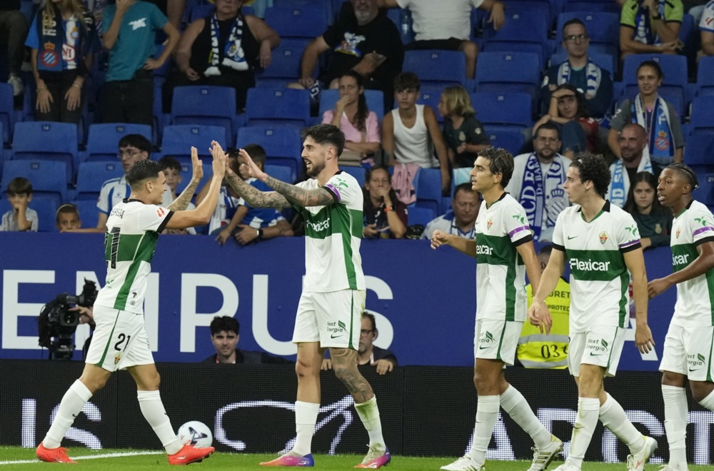 Dmitrovićev kiks i podvig Elčea – gosti dali tri gola sa igračem manje!