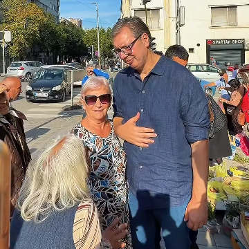 Vučić u Smederevu: "Uvek je najzanimljivije na pijaci"; "Bili su prisutni i aktivisti tzv. studentske liste"