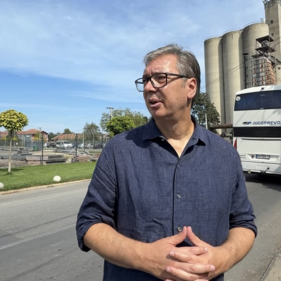 Vučić najavio nove investicije u Velikoj Plani: "Uradićemo još puteva, rekonstrukciju škole, bolnice..." VIDEO