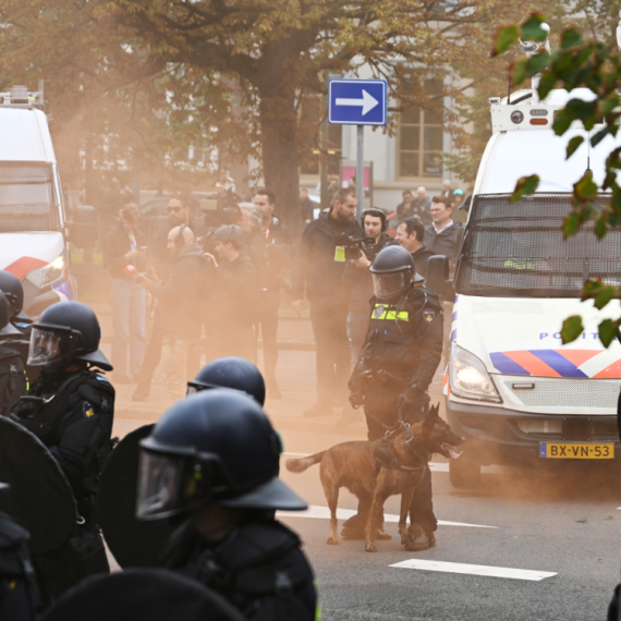 Haos u Hagu: Izbili neredi, proglašeno vanredno stanje FOTO/VIDEO