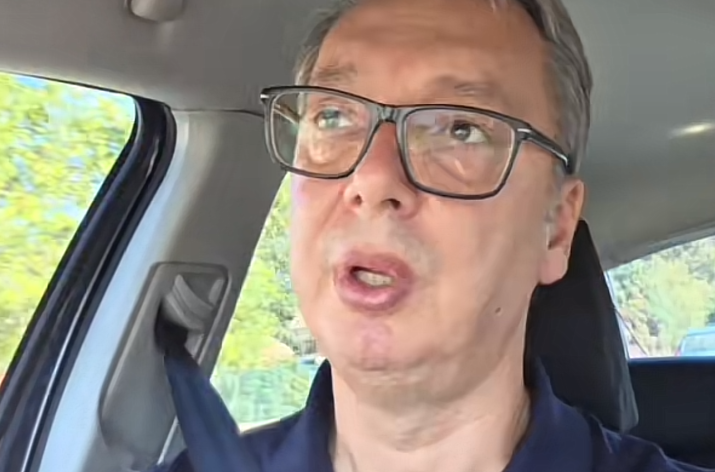 Vučić se obraća građanima: Predsednik Srbije iz svog automobila uživo na Tiktoku